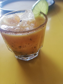 Una foto de Prepara de maracuyá a base de mezcal
