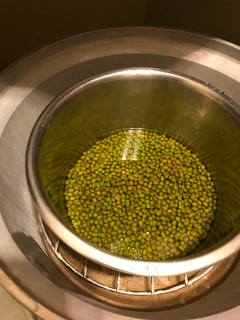 電鍋煮出綠豆湯 的食譜成品照片