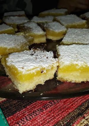 Una foto de Brownies de limón