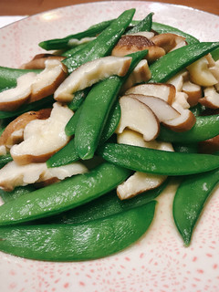 甜豆炒鮮菇 的食譜成品照片