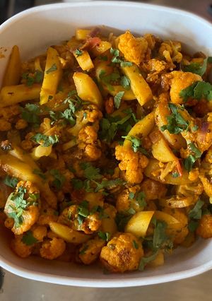 A picture of Cauliflower and potato curry.