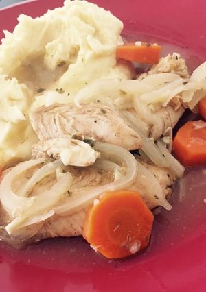 Una foto de Pollo al jugo con Puré