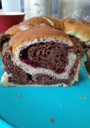 Une photo de Brioche roulé marron mûre