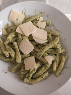 Una foto de Pasta con salsa pesto