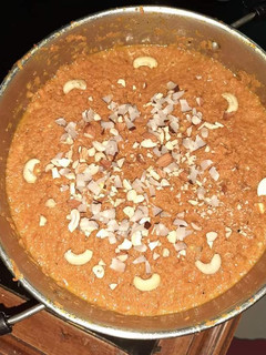 गाजर का हलवा (gajar ka halwa recipe in Hindi) रेसिपी मुख्य फोटो