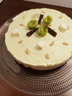 Una foto de Cheesecake de aguacate, queso y piñones con Thermomix