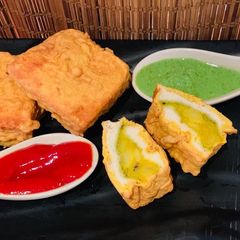 A picture of Bread pakora.