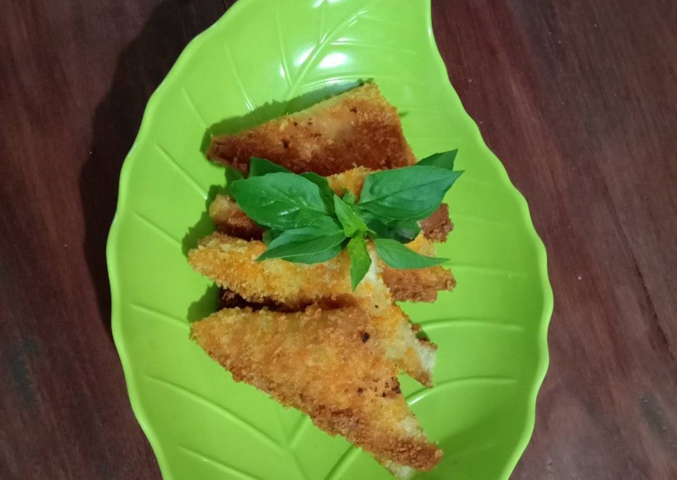 Roti Goreng Sosis Mayo