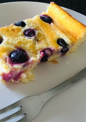 A picture of Blueberry cheese cake.
