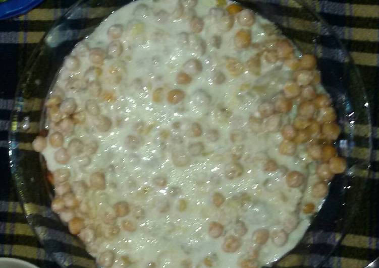 فتة حمص وصدر فروج