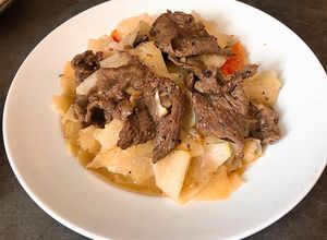 Hình của món Thăn Bò Úc Xào Su Hào.