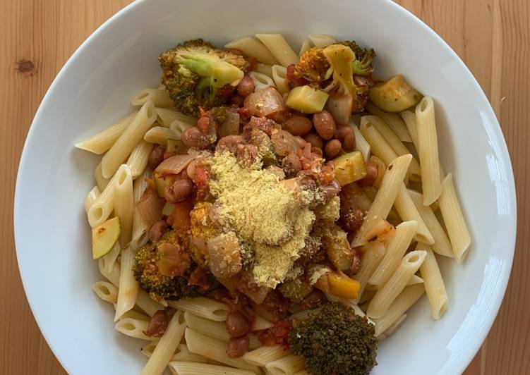 Recipe of Speedy Red pasta (the sauce is red, not the pasta. Vegan)