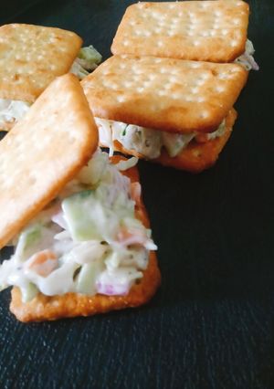 A picture of Mayo tarter tuc sandwiches.