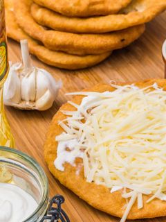 Burgonyás lángos recept fotója