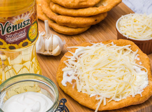 Burgonyás lángos recept fotója