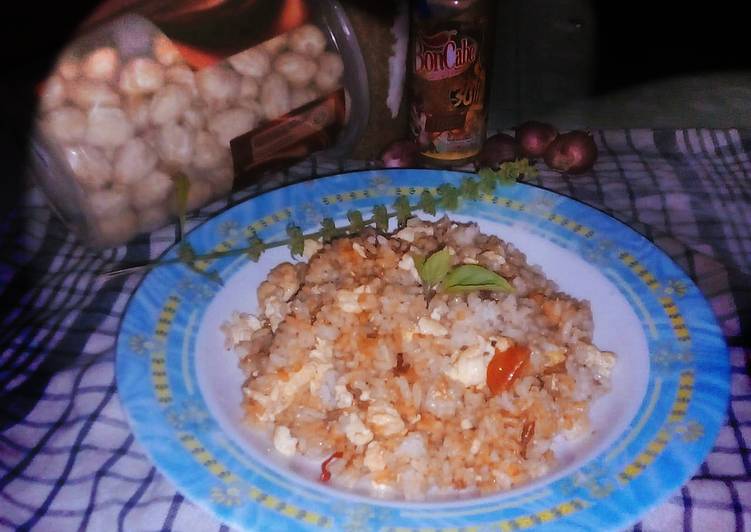 Nasi goreng terasi telur