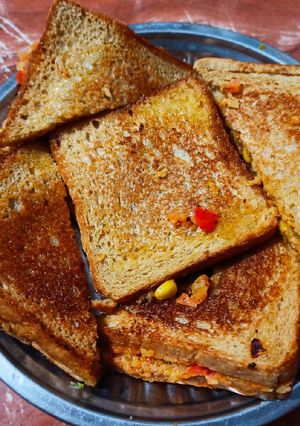 A picture of Schezwan Toast sandwich.