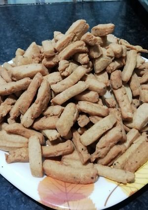 आटे की निमकी (aate ki nimki recipe in Hindi) रेसिपी मुख्य फोटो