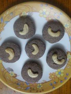 கேழ்வரகு /ராகி பிஸ்கட் (Raagi biscuit recipe in tamil) செய்முறை முக்கிய புகைப்படம்