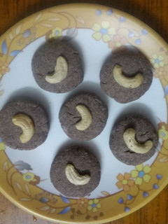 கேழ்வரகு /ராகி பிஸ்கட் (Raagi biscuit recipe in tamil) செய்முறை முக்கிய புகைப்படம்