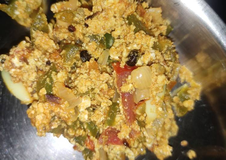 Recipe of Any-night-of-the-week Egg capsicum