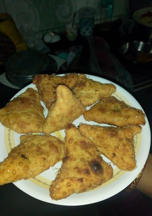সিঙ্গারা (singara recipe in Bengali) রেসিপির প্রধান ছবি