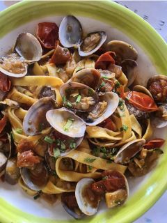 Una foto de Pasta con almejas