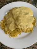 Tallarines con salsa huancaína