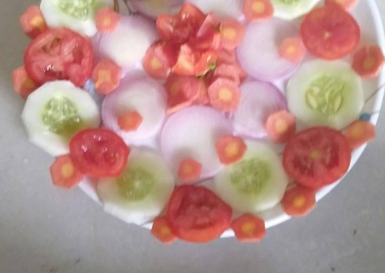 Salad dish with vegetables