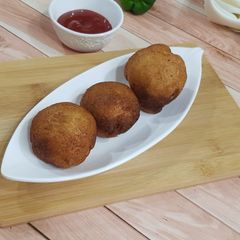 A picture of Cheese balls.