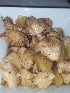 Una foto de Pollo con piña