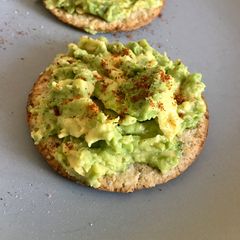 A picture of Oat Cakes with Avocado 🥑.