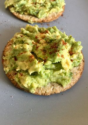 A picture of Oat Cakes with Avocado 🥑.