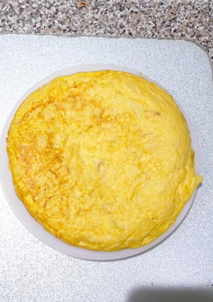 Una foto de Tortilla de patata (en microondas y sartén)
