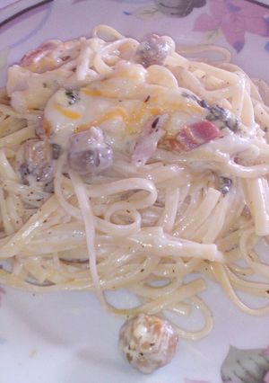 Una foto de Tallarines a la carbonara, a mi manera🍝
