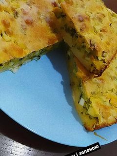 Фото Заливной пирог с луком и яйцом.