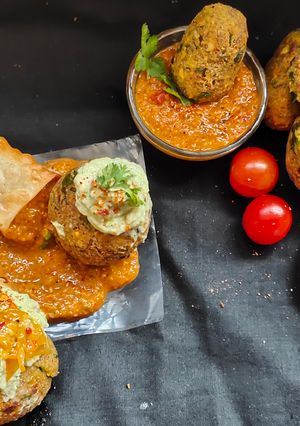 A picture of 3 in 1 savoury cone.