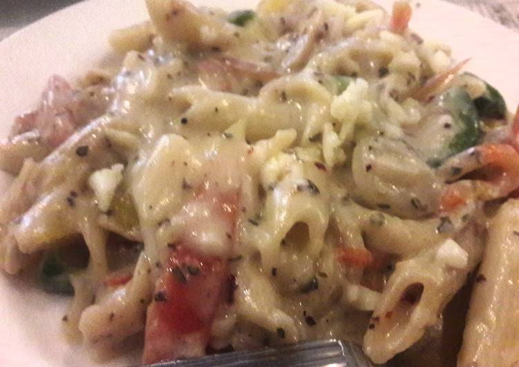 Pasta in white sauce