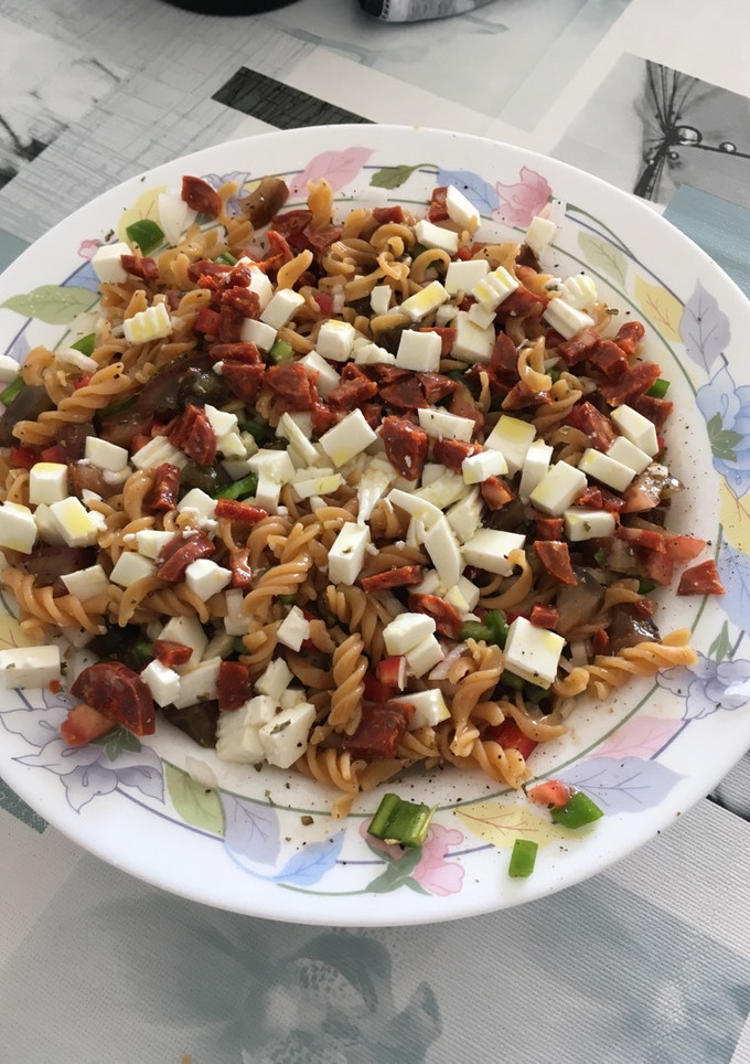 Una foto de Ensalada de pasta de lentejas