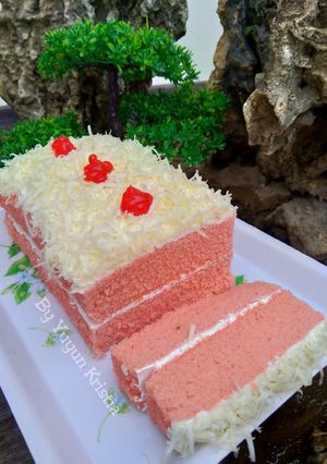 Foto resep Bolu Pop Ice Strawberry Lembut dan Enak