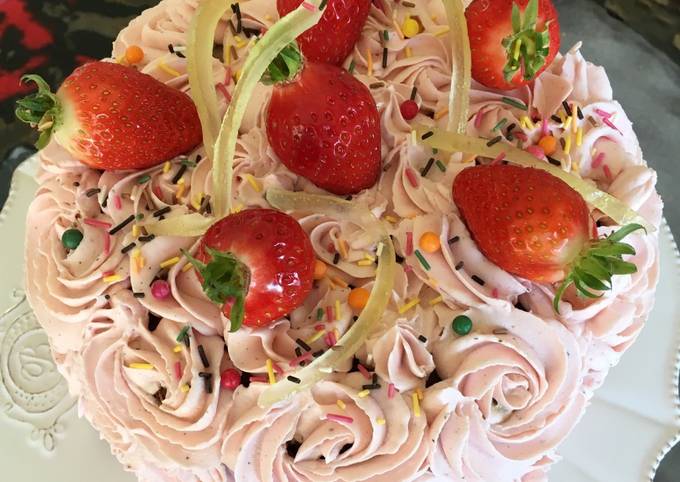 Gateau Rose A La Fraise De Caroline Cookpad