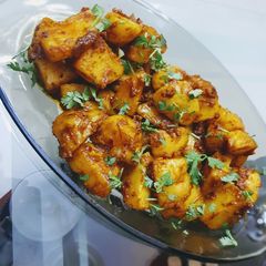 A picture of Khatte Aloo Chat.