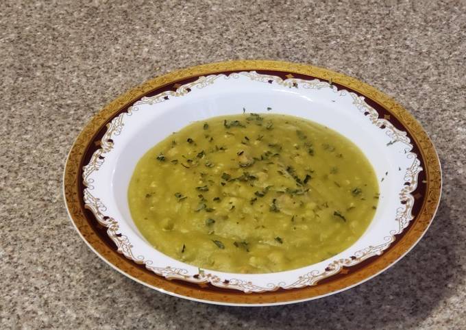 Steps to Make Favorite Split Pea Soup with Ham