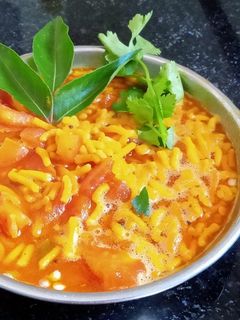 સેવ ટામેટા નું શાક (Sev Tomato Sabji Recipe In Gujarati) રેસીપી મુખ્ય ફોટો