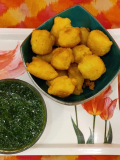 अदरकी,लहसुनी मूंग दाल पकौड़े (adraki, lehsuni, moong dal pakode recipe in Hindi) रेसिपी मुख्य फोटो