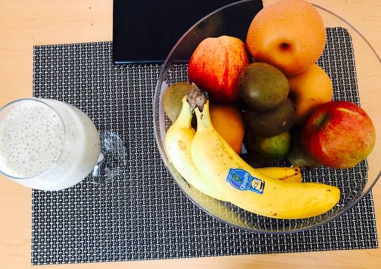 Recipe of Speedy Banana,blue berry and kiwi Smoothie