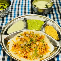 A picture of Instant sooji uttappam.