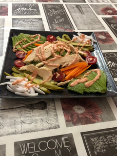 Una foto de Ensalada de pollo a mi manera