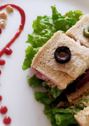 A picture of Veg oats pattie subwich.