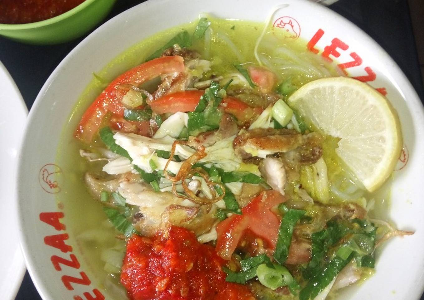 Soto ayam kuah bening favorit keluargaku